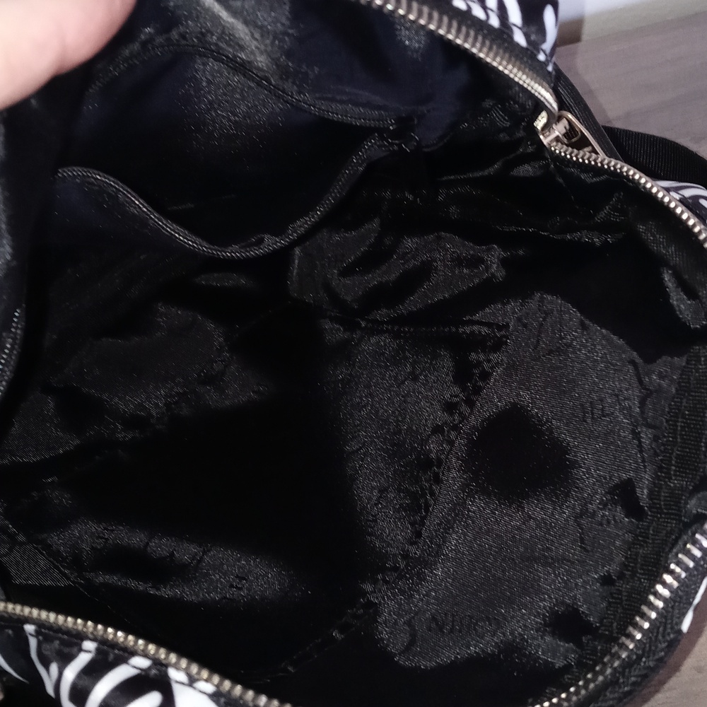Robin Ruth Crossbody Bag - Picture 7 of 13